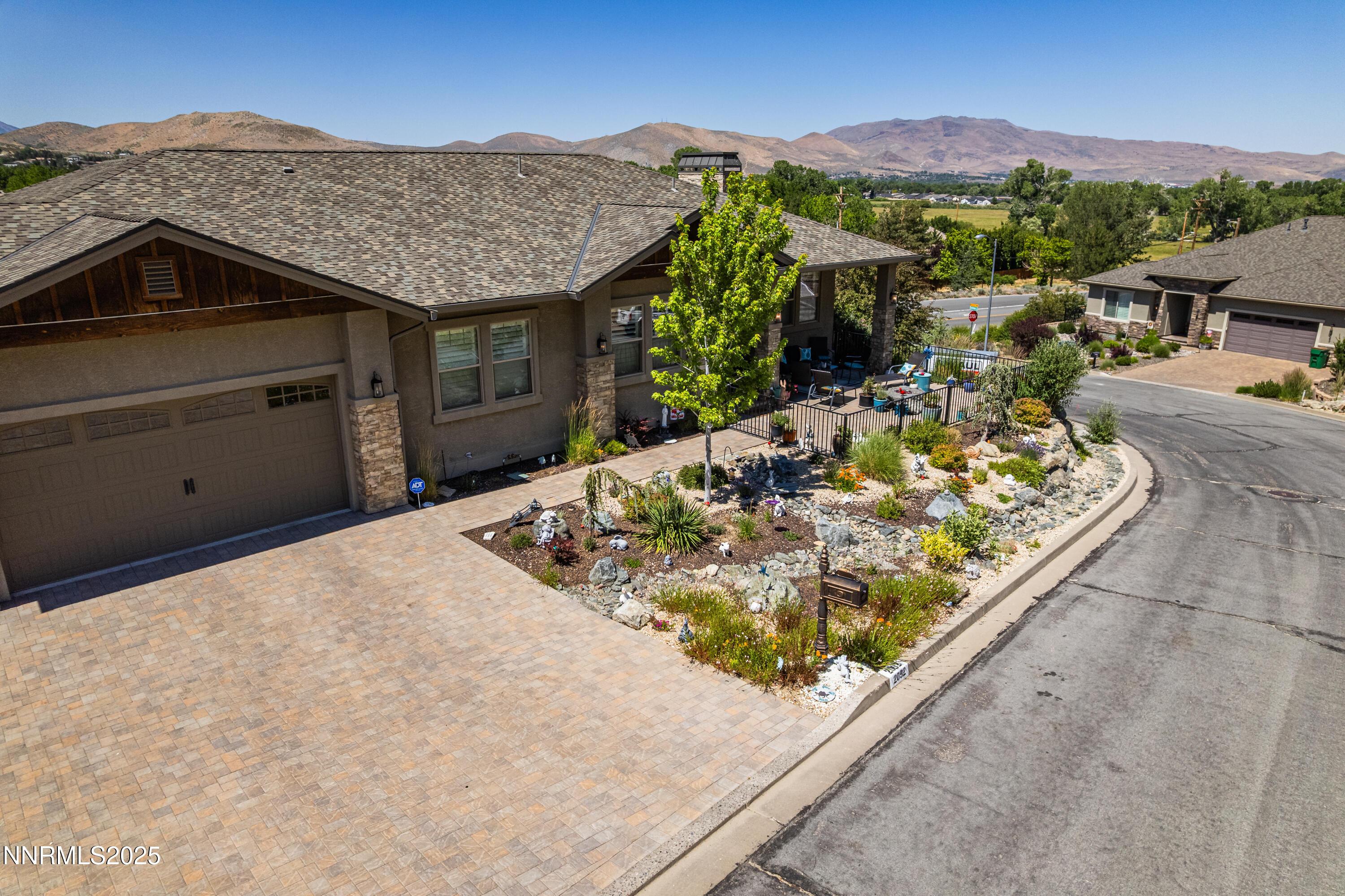 Image 2: 2092 Canterbury Ln-56