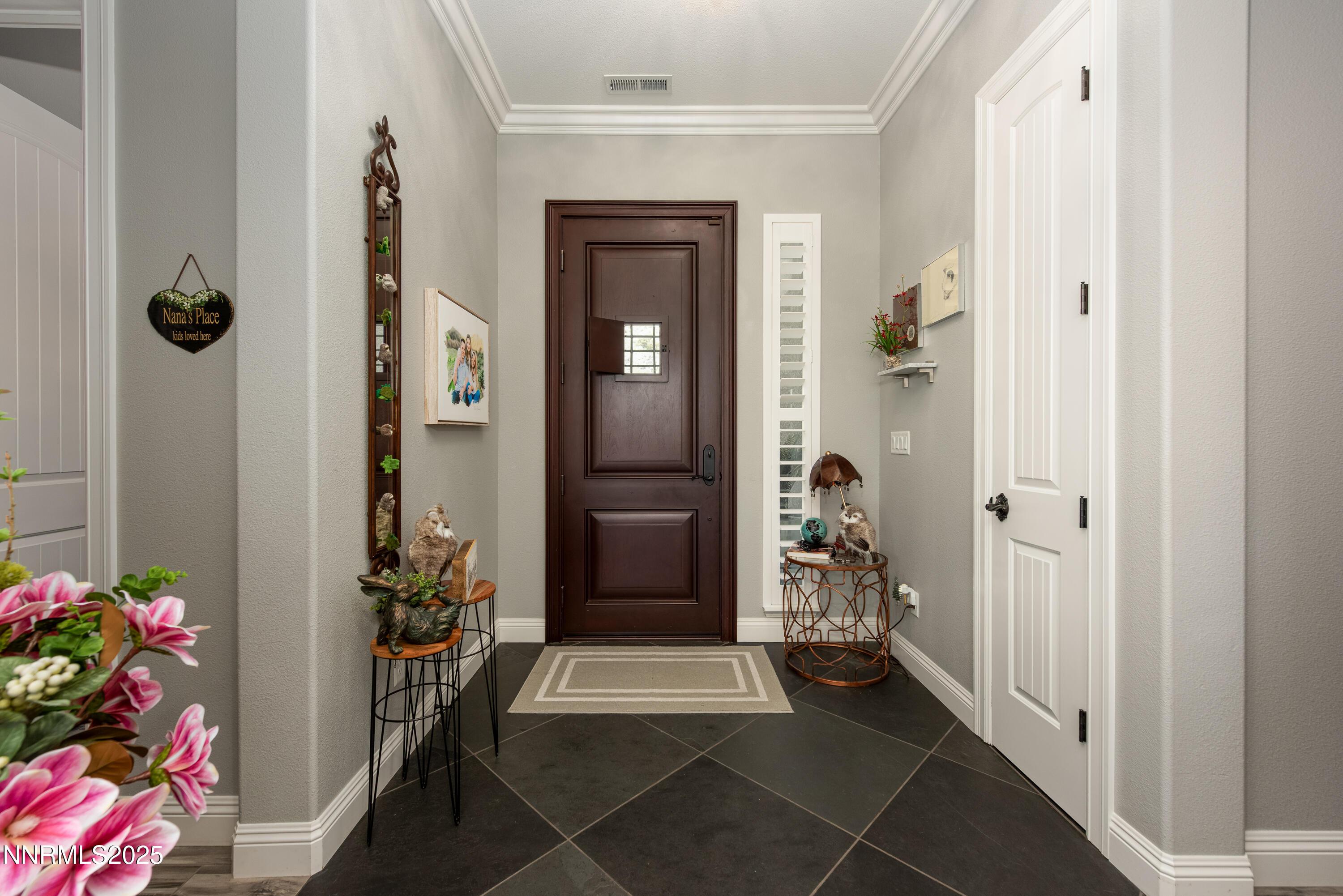 Image 4: 2092 Canterbury Ln-9