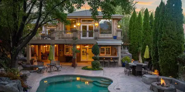 2415 Marina Circle