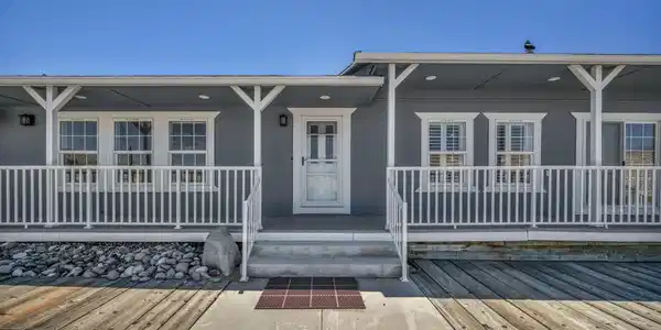 Image 4: 3-web-or-mls-6454-sierra-vista-ln