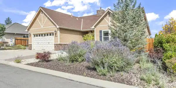 Image 3: 4-web-or-mls-1828-walnut-ct
