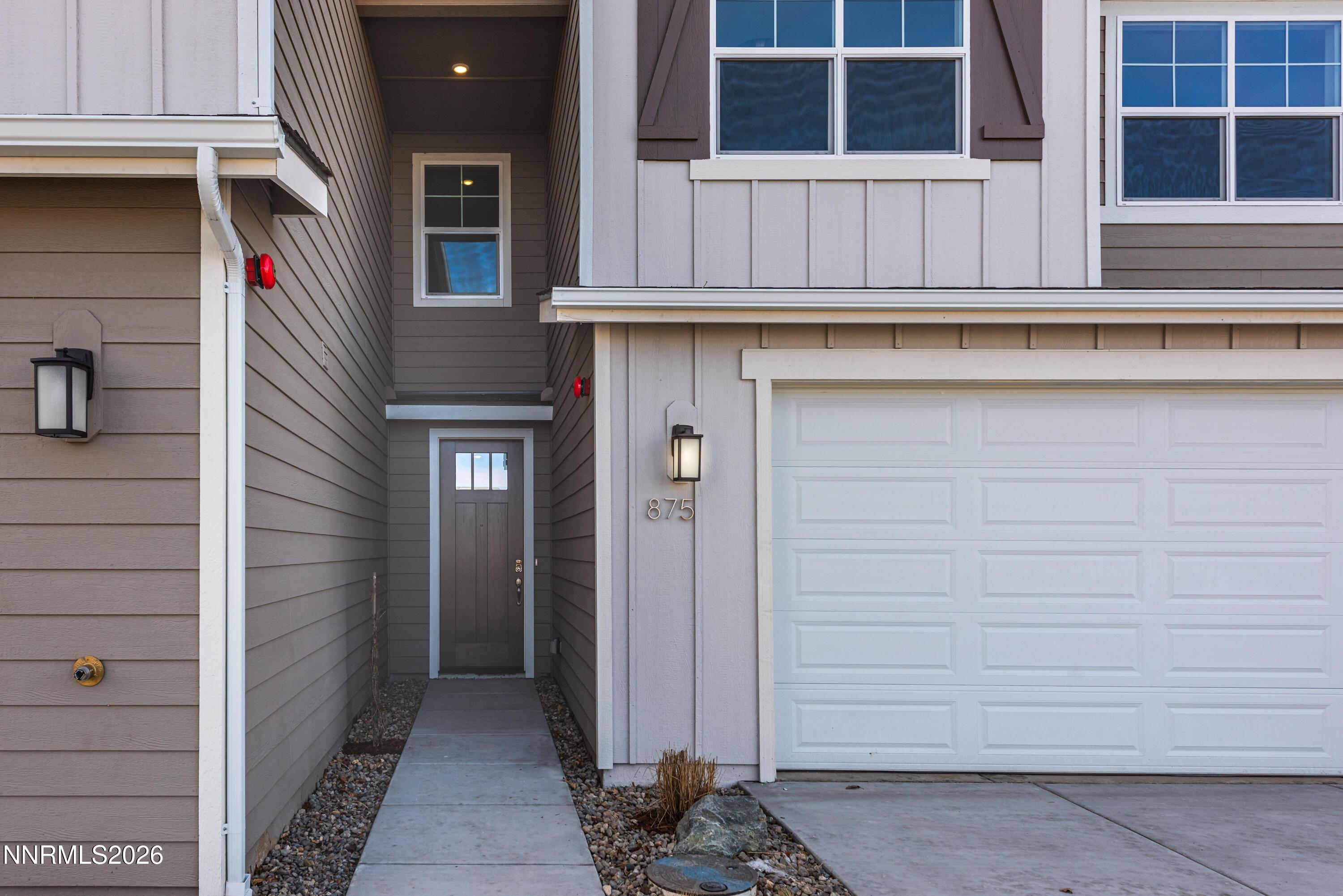 Image 2: 875 Furlong Dr-4