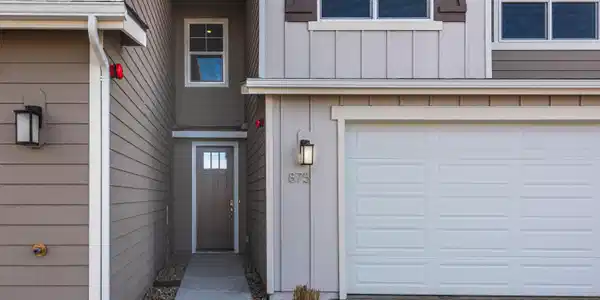 Image 2: 875 Furlong Dr-4