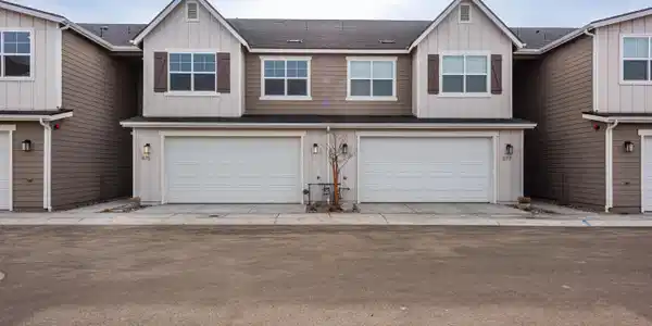 Image 3: 875 Furlong Dr-2
