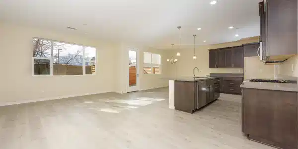 Image 4: 875 Furlong Dr-5