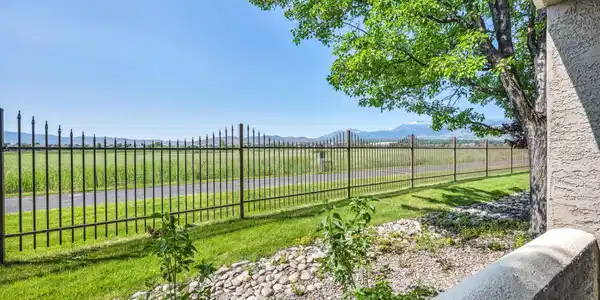 900 South Meadows Pkwy