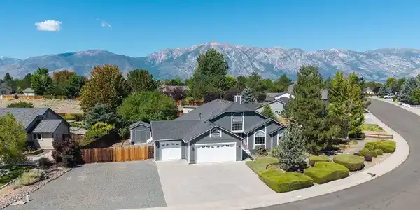 736 Mammoth Way