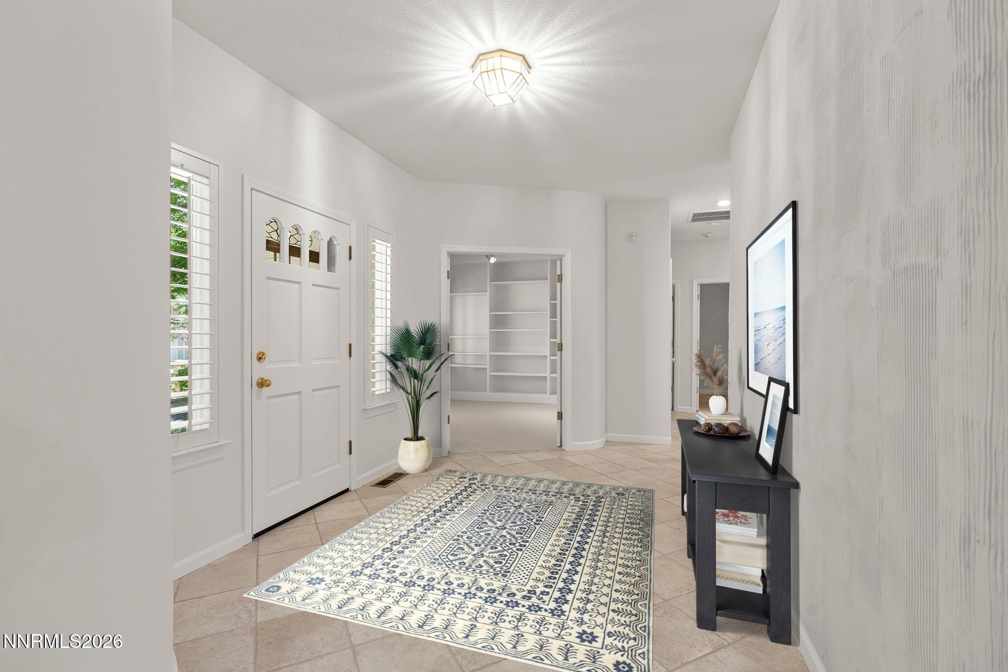 Image 4: 4-web-or-mls-3905_Innsbruck_Ct_Entryway_