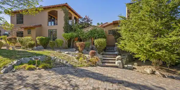 20 Promontory Pointe