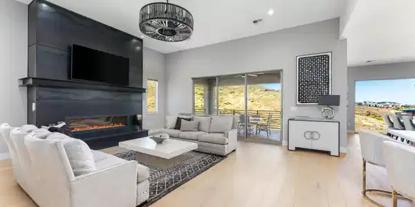 8956 Suncreek Trail