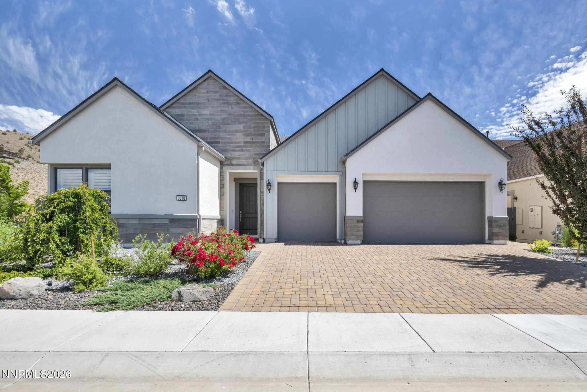 Image 2: 2-web-or-mls-3040-desert-olive-dr