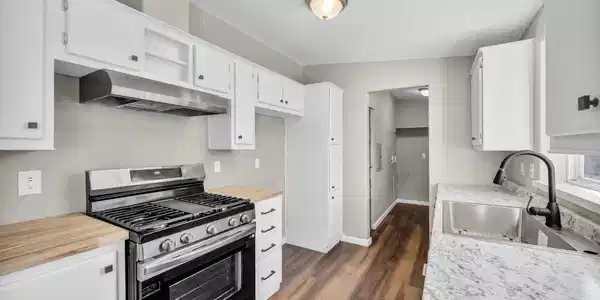 Image 2: 23-web-or-mls-4962-newport-ct
