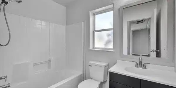Image 3: 43-web-or-mls-4962-newport-ct