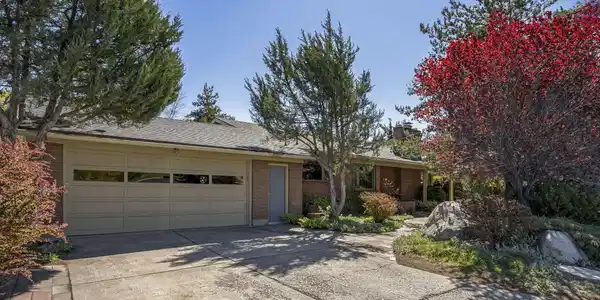 1180 Sharon Way