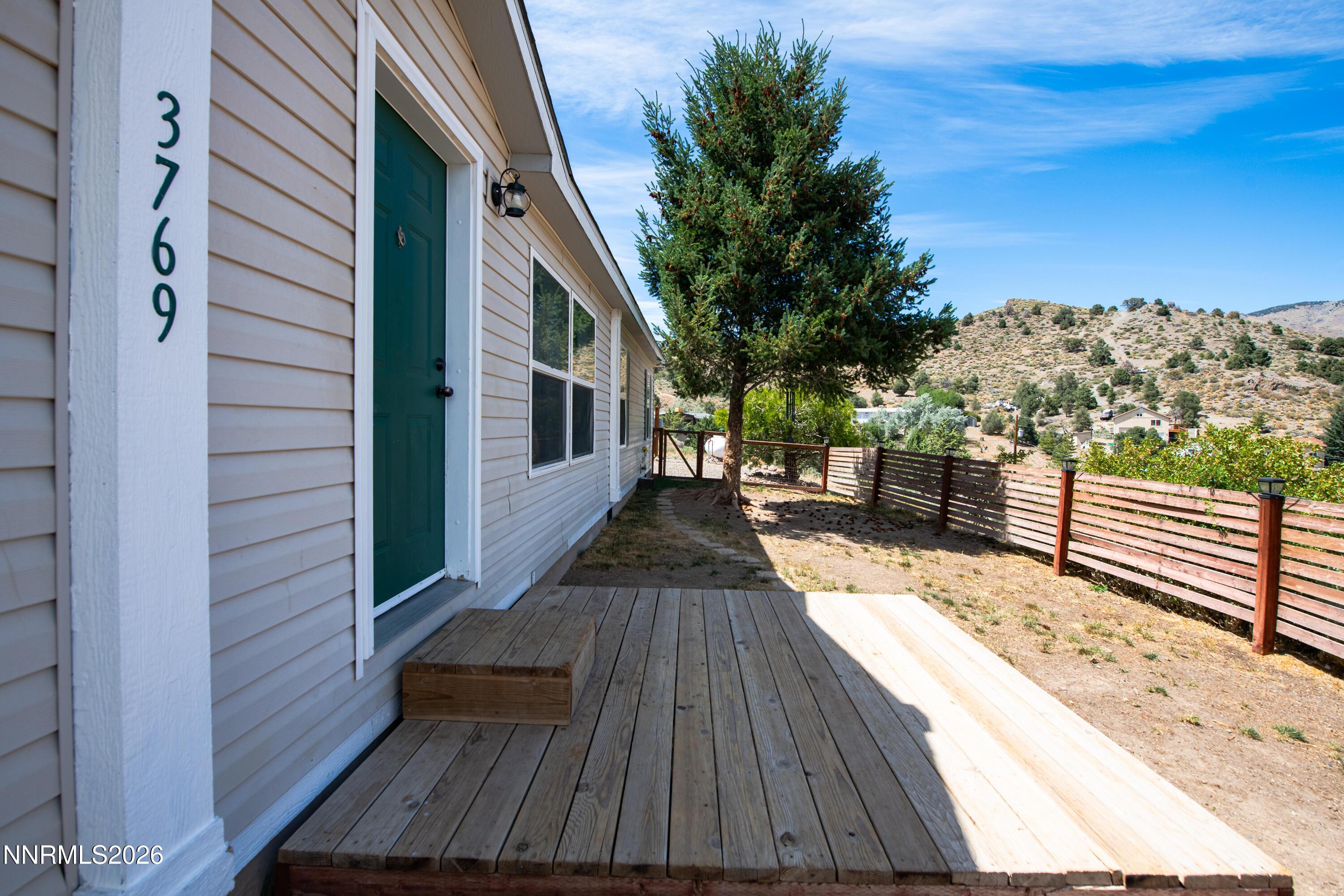 Image 2: 3769 Arden Way-11