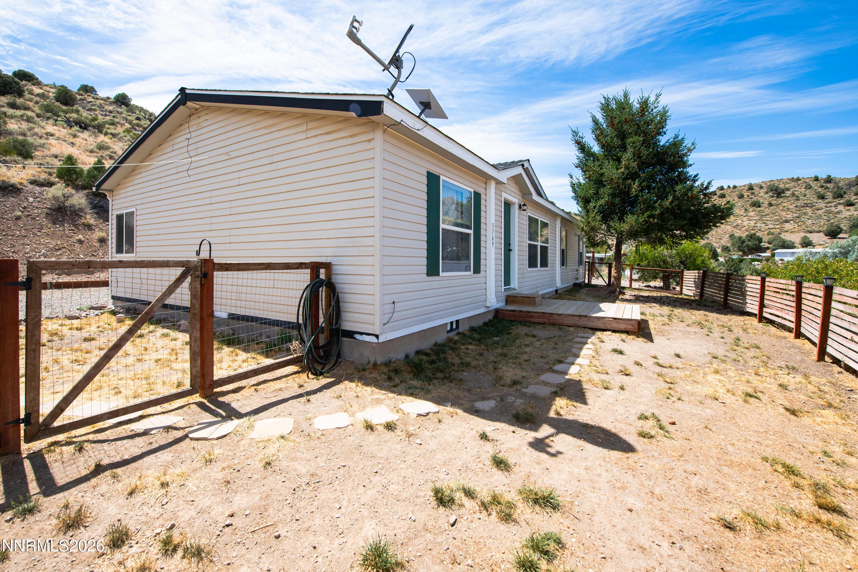 Image 3: 3769 Arden Way-3