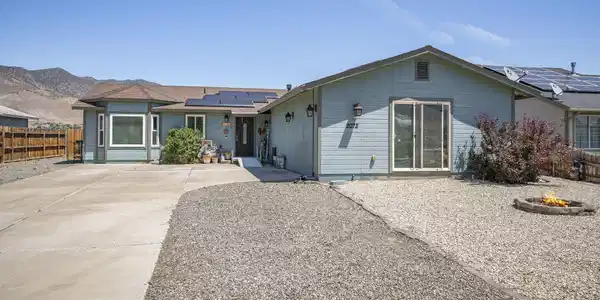 2072 Lonnie Lane