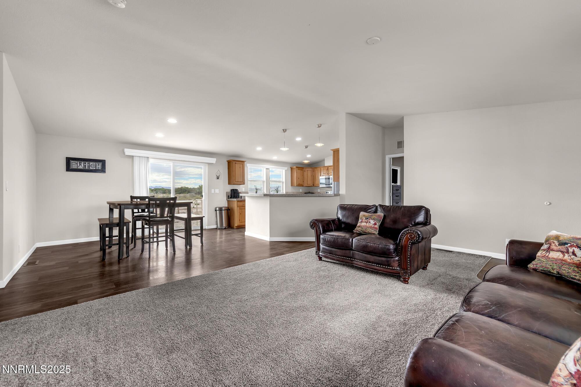 Image 2: CliffBanks33-005