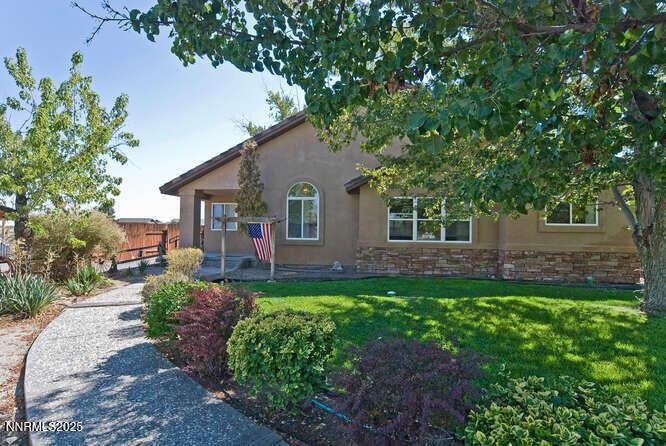 Image 1: 505 Hunter Park Wy Fallon NV-small-008-0