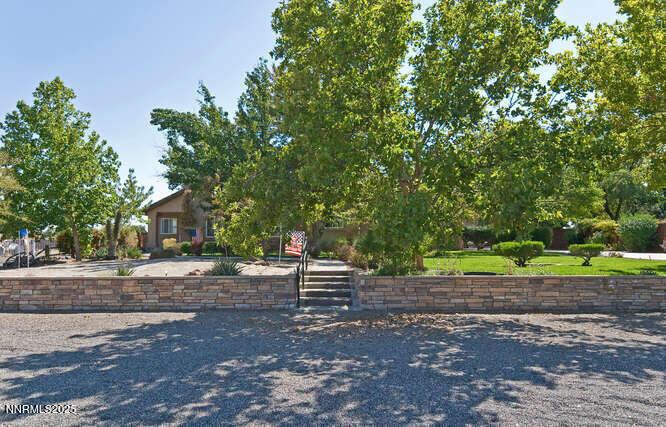 Image 2: 505 Hunter Park Wy Fallon NV-small-002-0