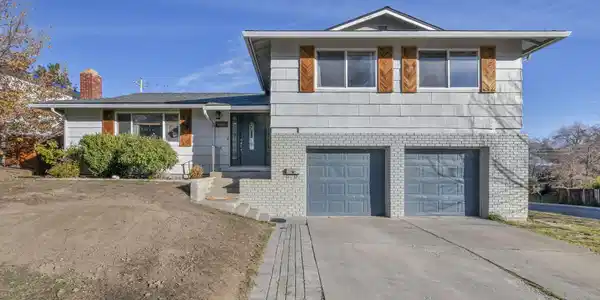 1100 Mission Circle