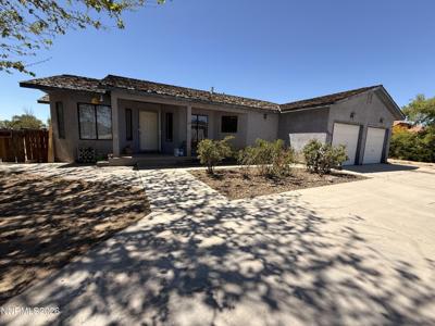 957 Ronald Way