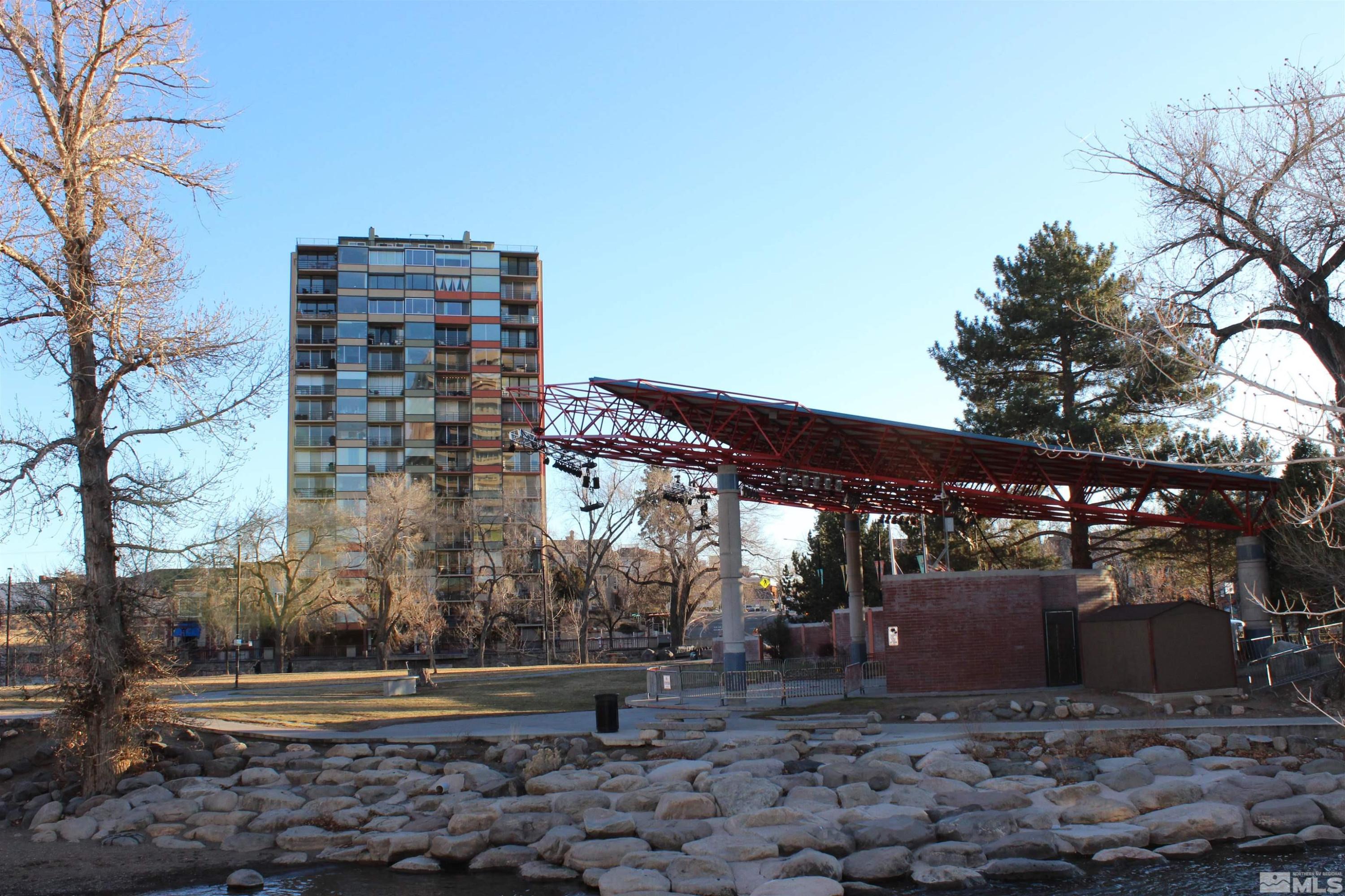 Image 3: Photo 3