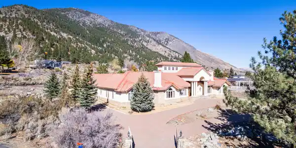 Image 2: 212 Trail Ct-1