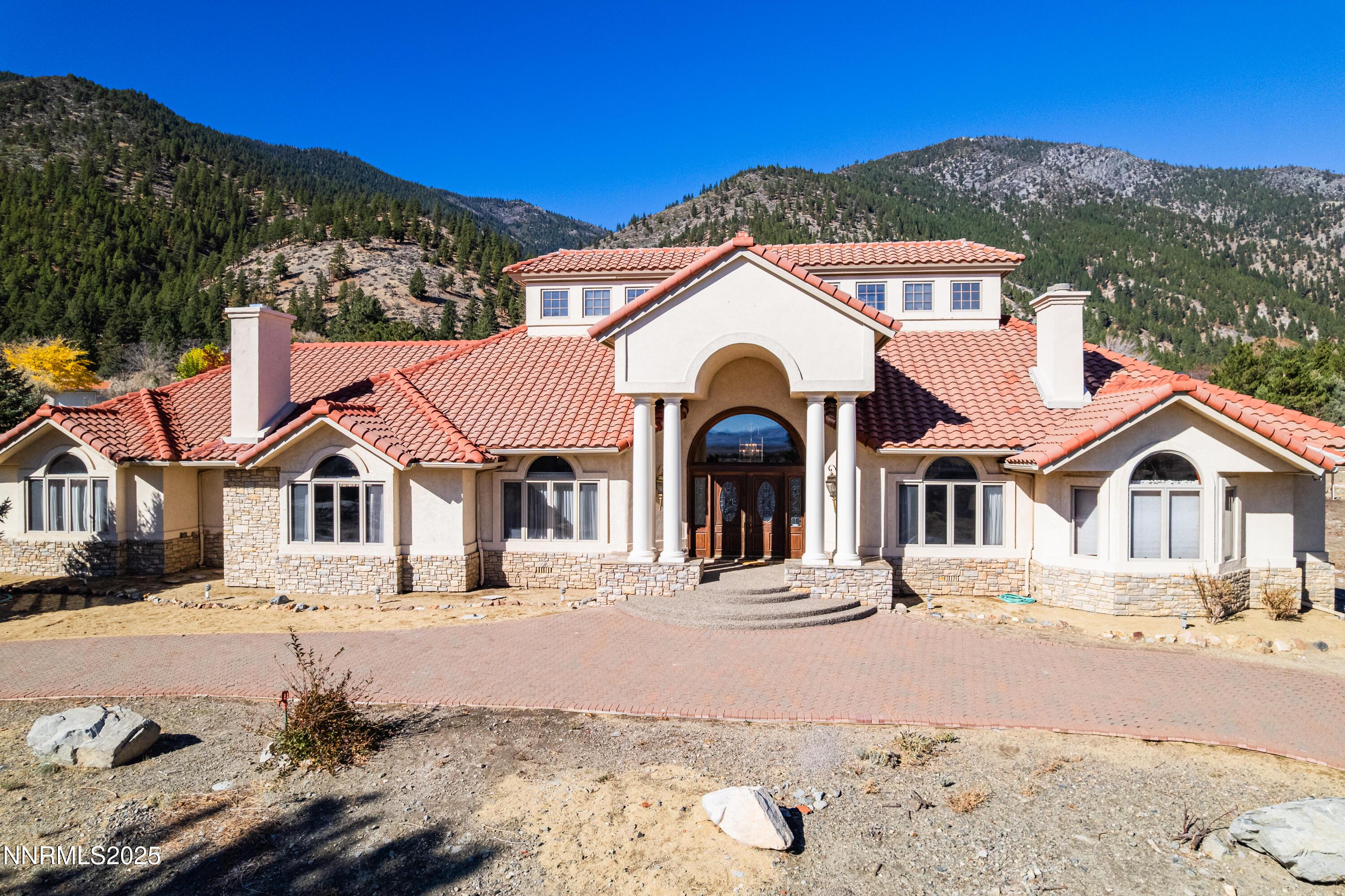 Image 3: 212 Trail Ct-11