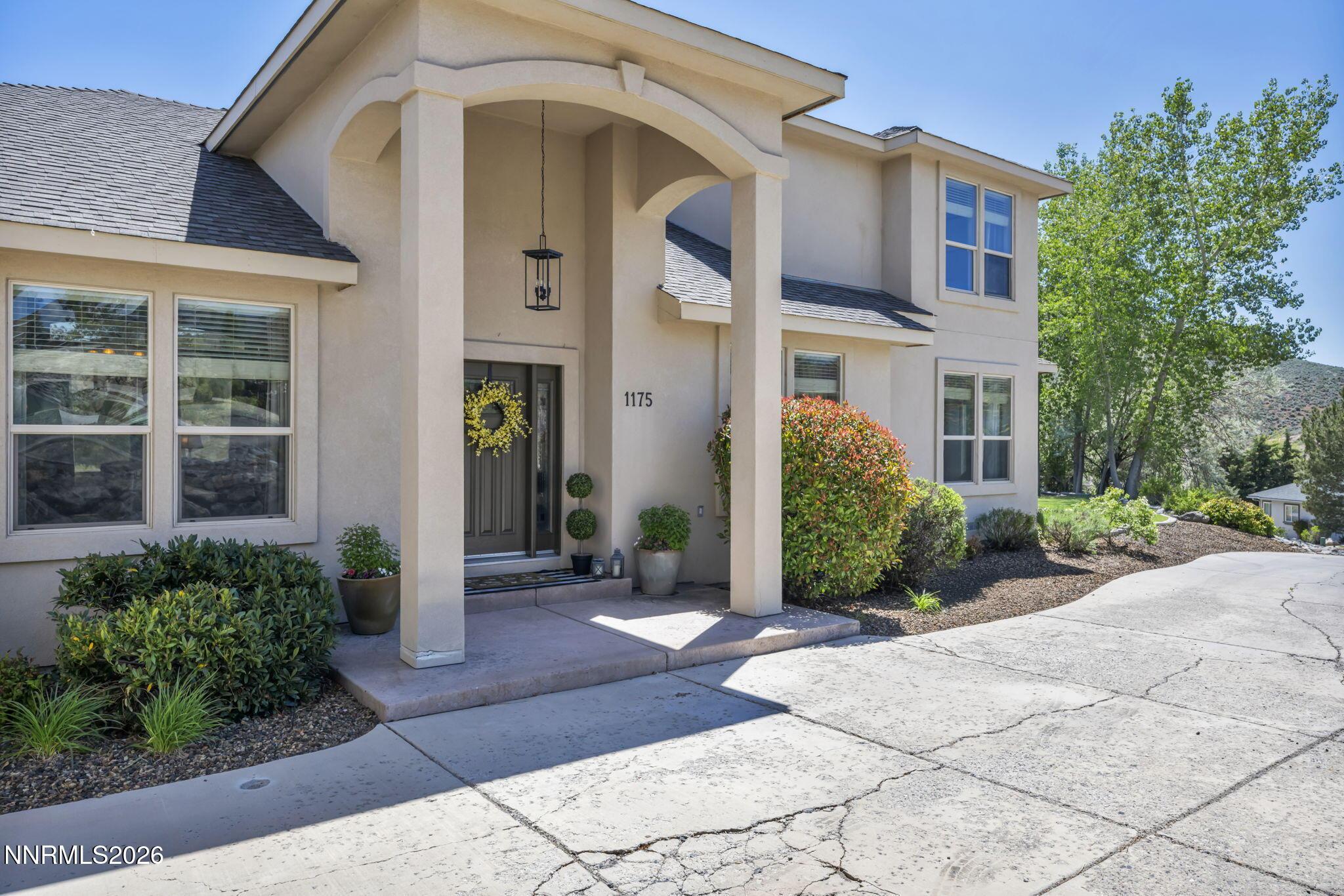 Image 3: 5-web-or-mls-1175-camballeria-dr