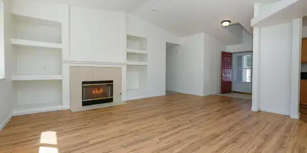 Image 4: 861 Meadow Vista Dr-8