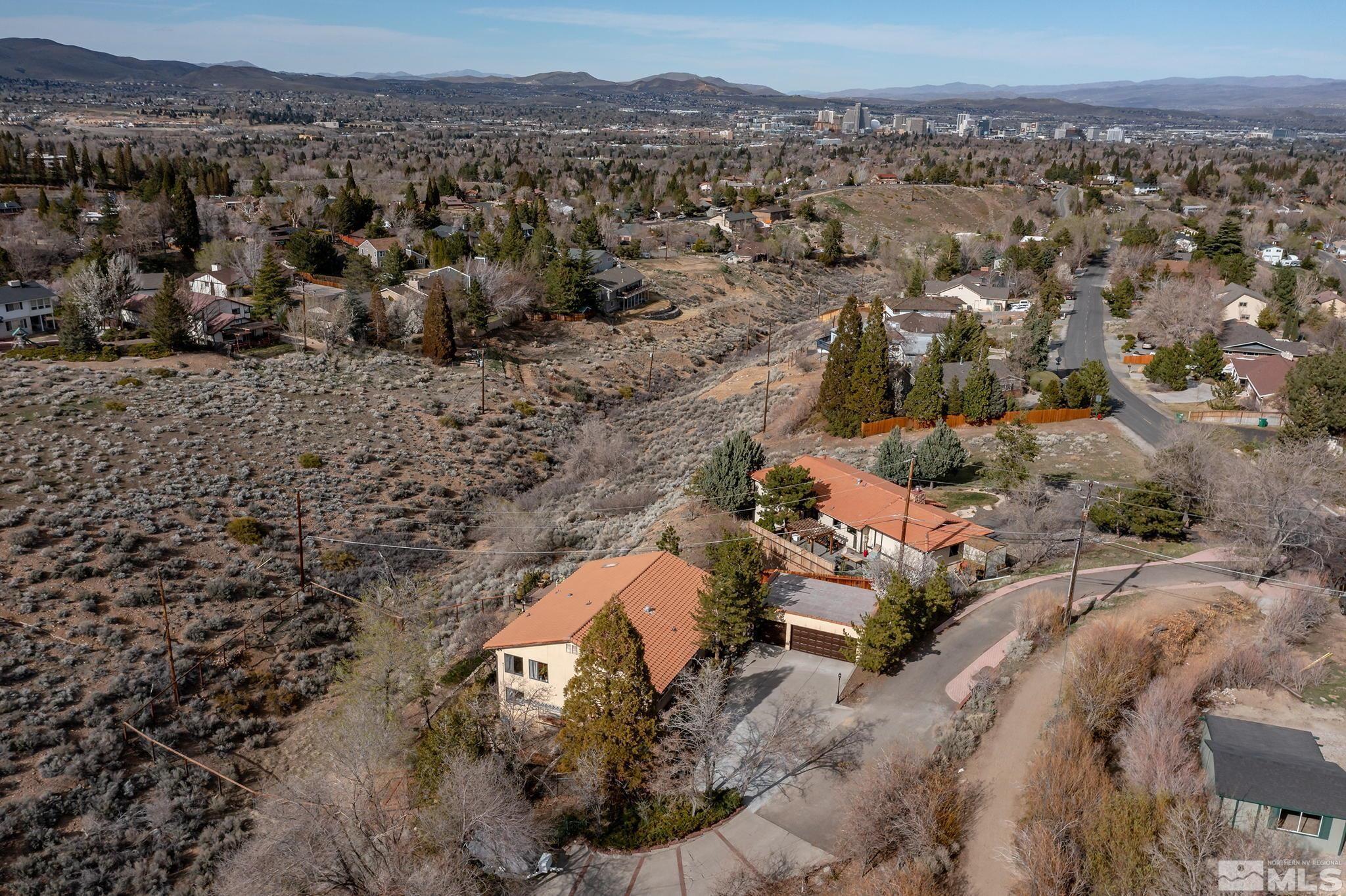 Image 2: Photo 2