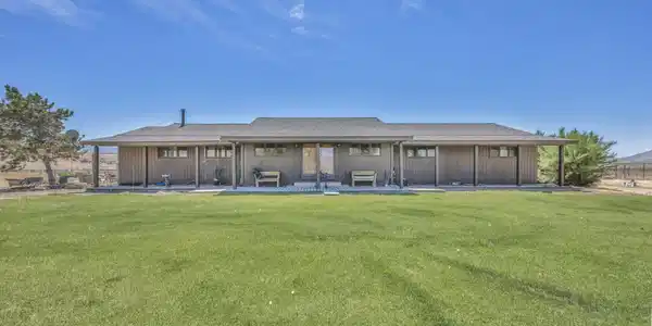 16500 Pyramid Way