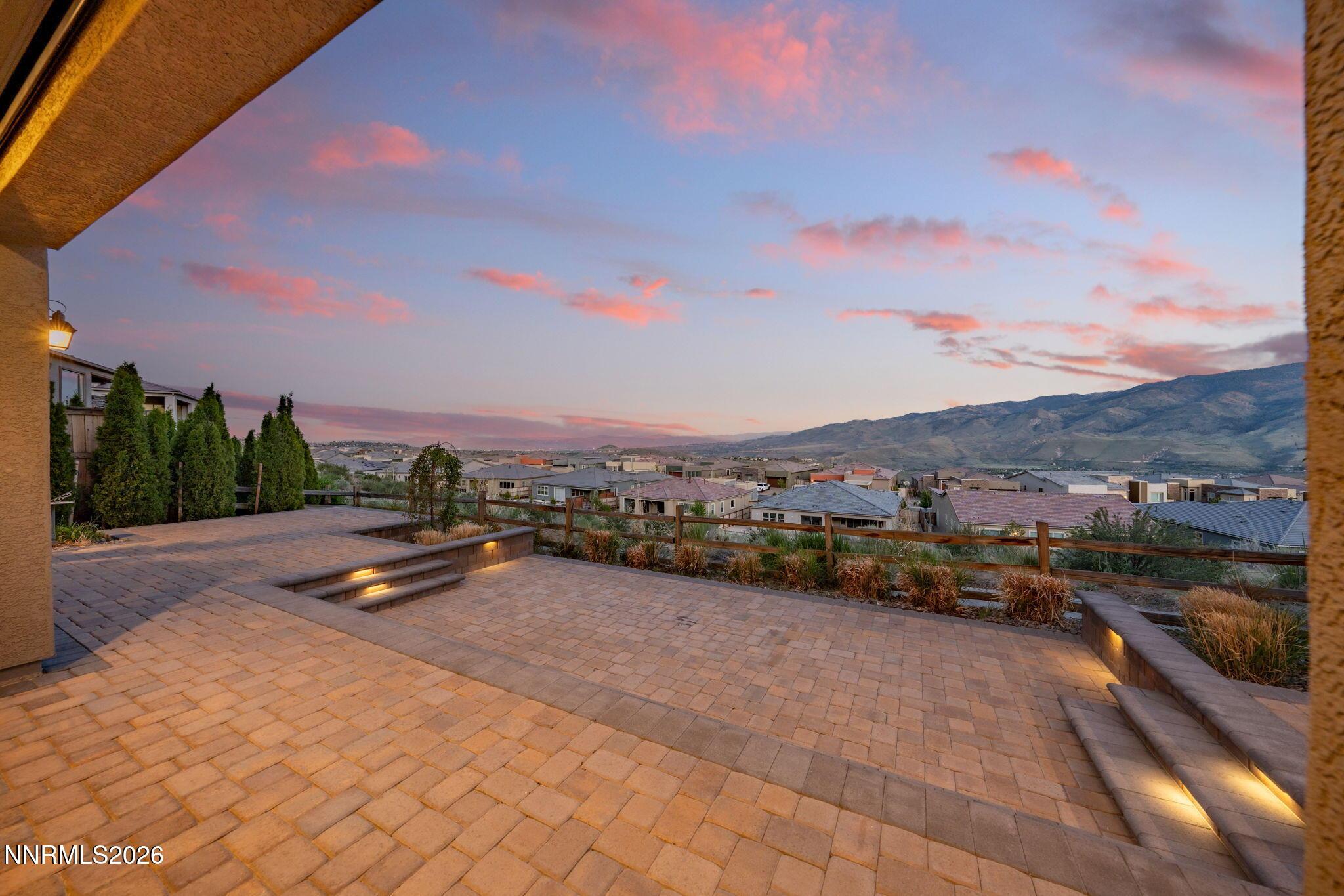 Image 2: 18-web-or-mls-9180 Graycliff Twilight-7