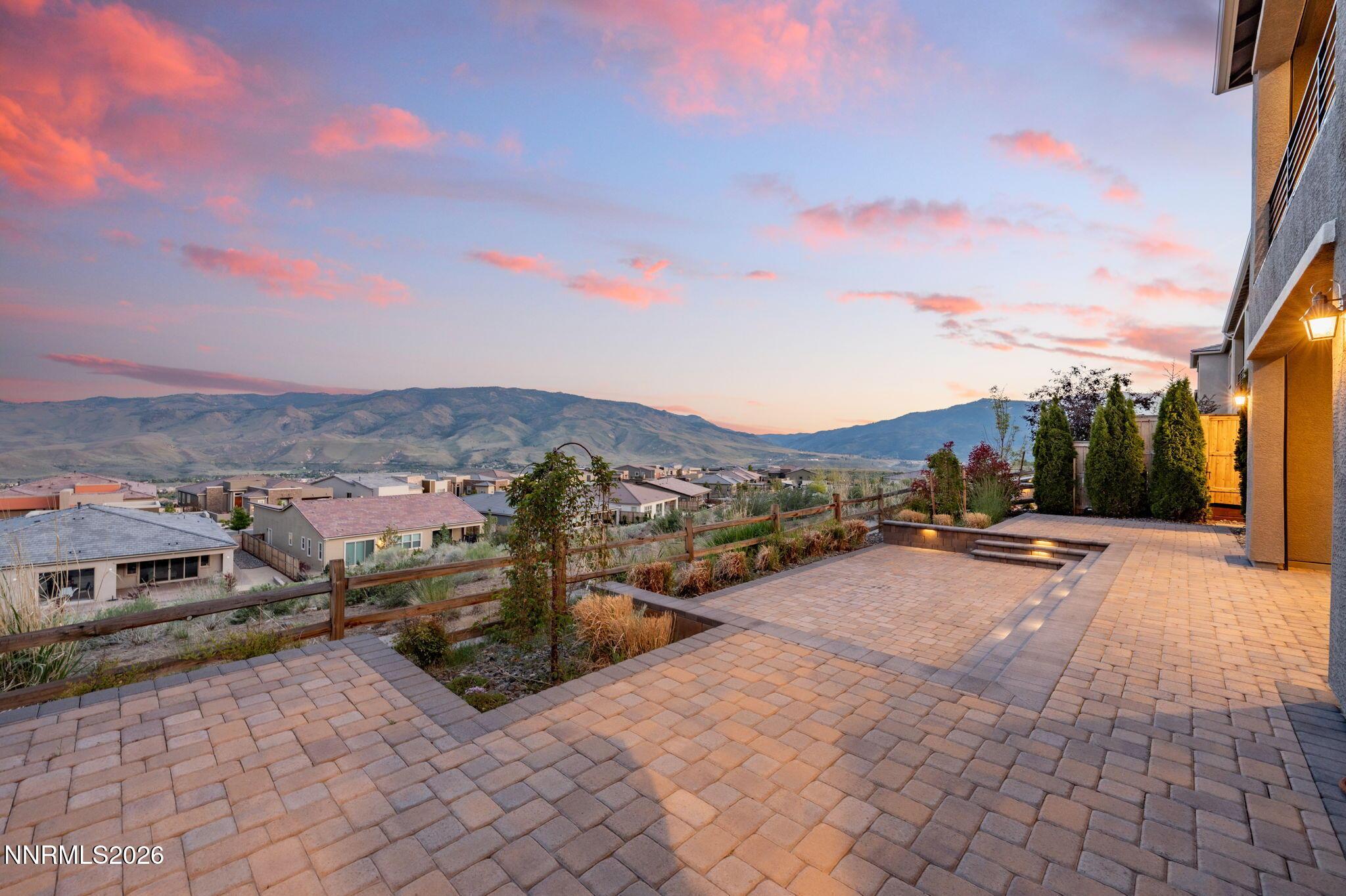 Image 3: 21-web-or-mls-9180 Graycliff Twilight-6