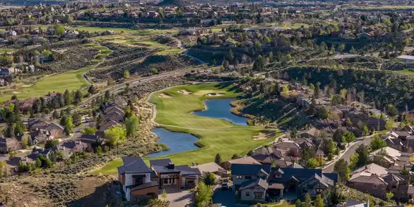 Image 2: 18-web-or-mls-8195 Fox Meadows-17