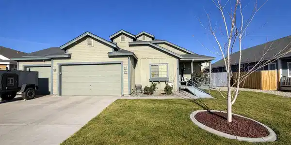 672 Cardinal Circle