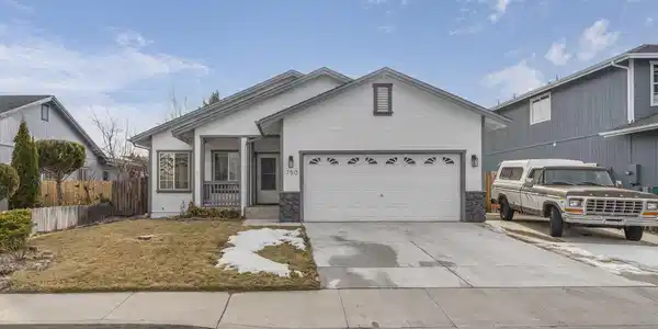 750 W Golden Valley Road