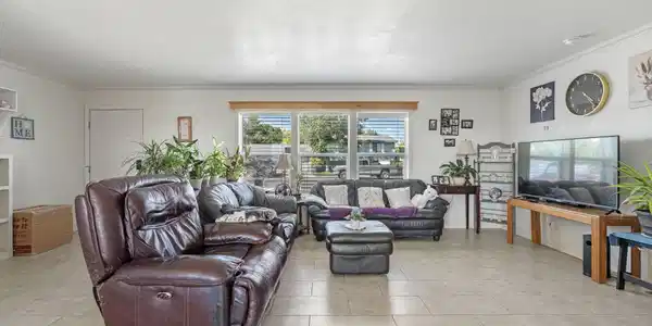 Image 4: 4