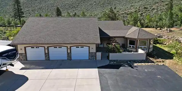 115 Chambers Lane
