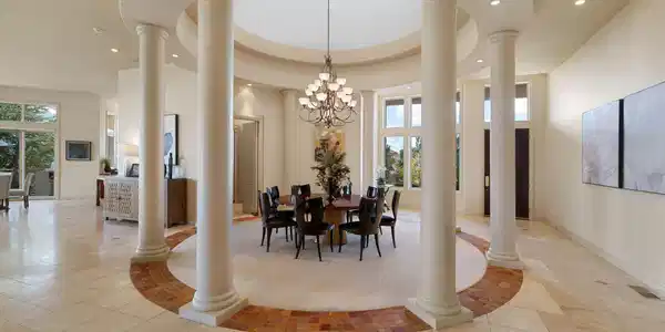 Image 4: Dining Spectacular