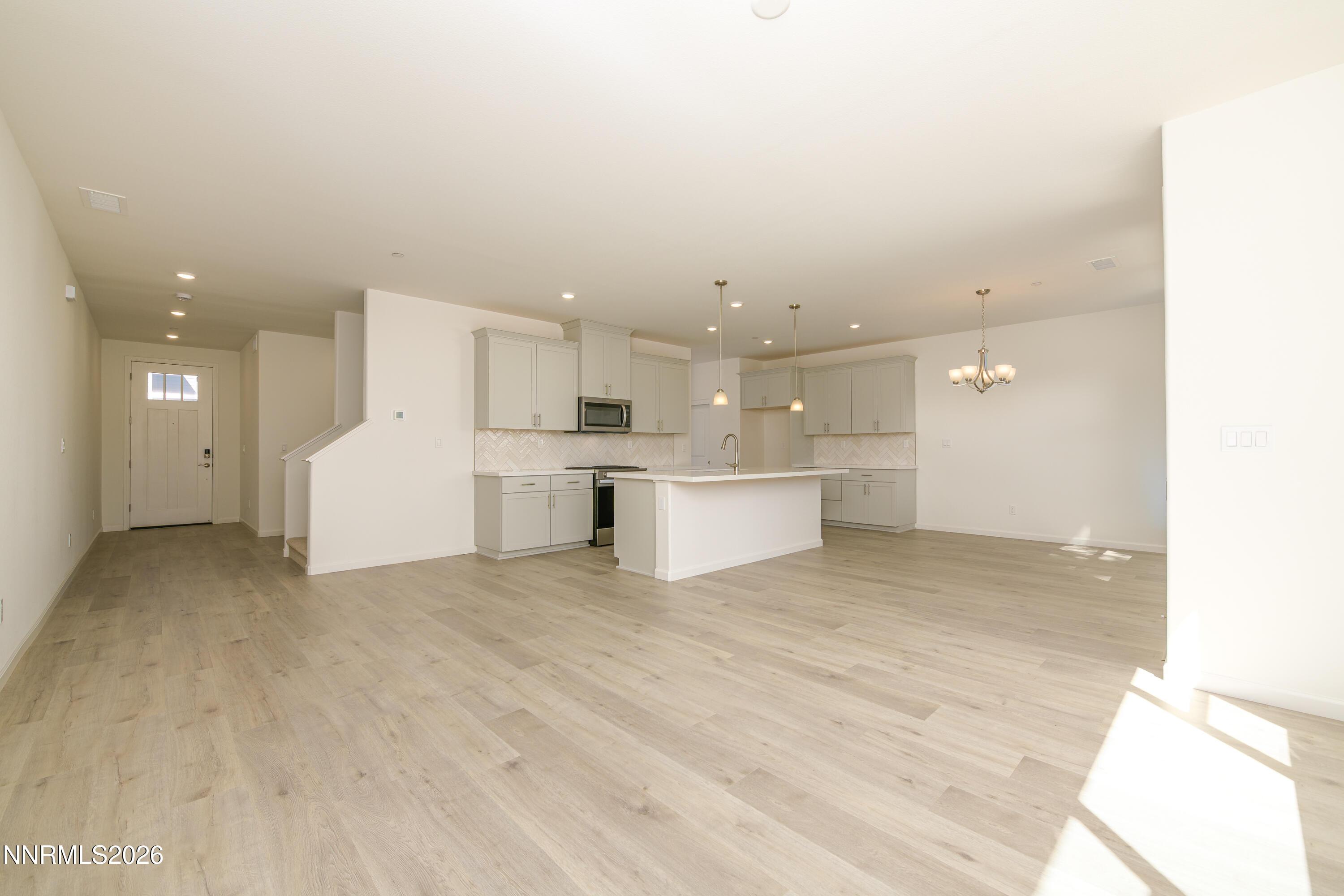 Image 4: 857 Furlong Dr-7