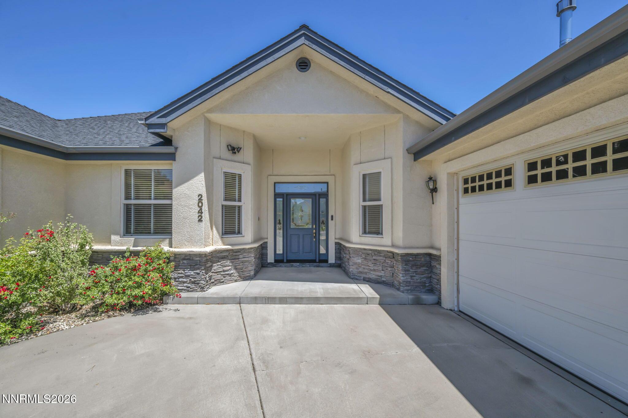 Image 2: 2-web-or-mls-2042-amberwood-dr