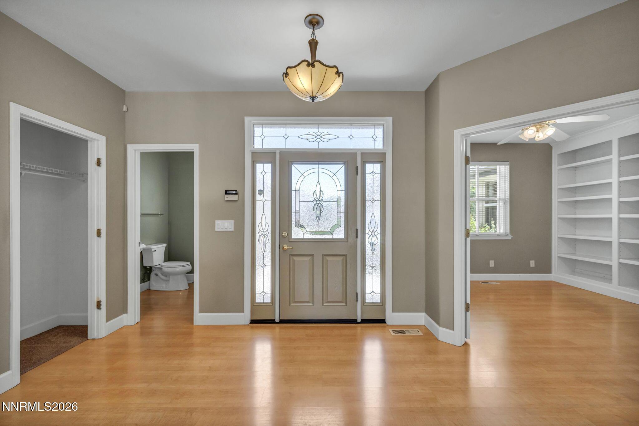 Image 3: 22-web-or-mls-2042-amberwood-dr