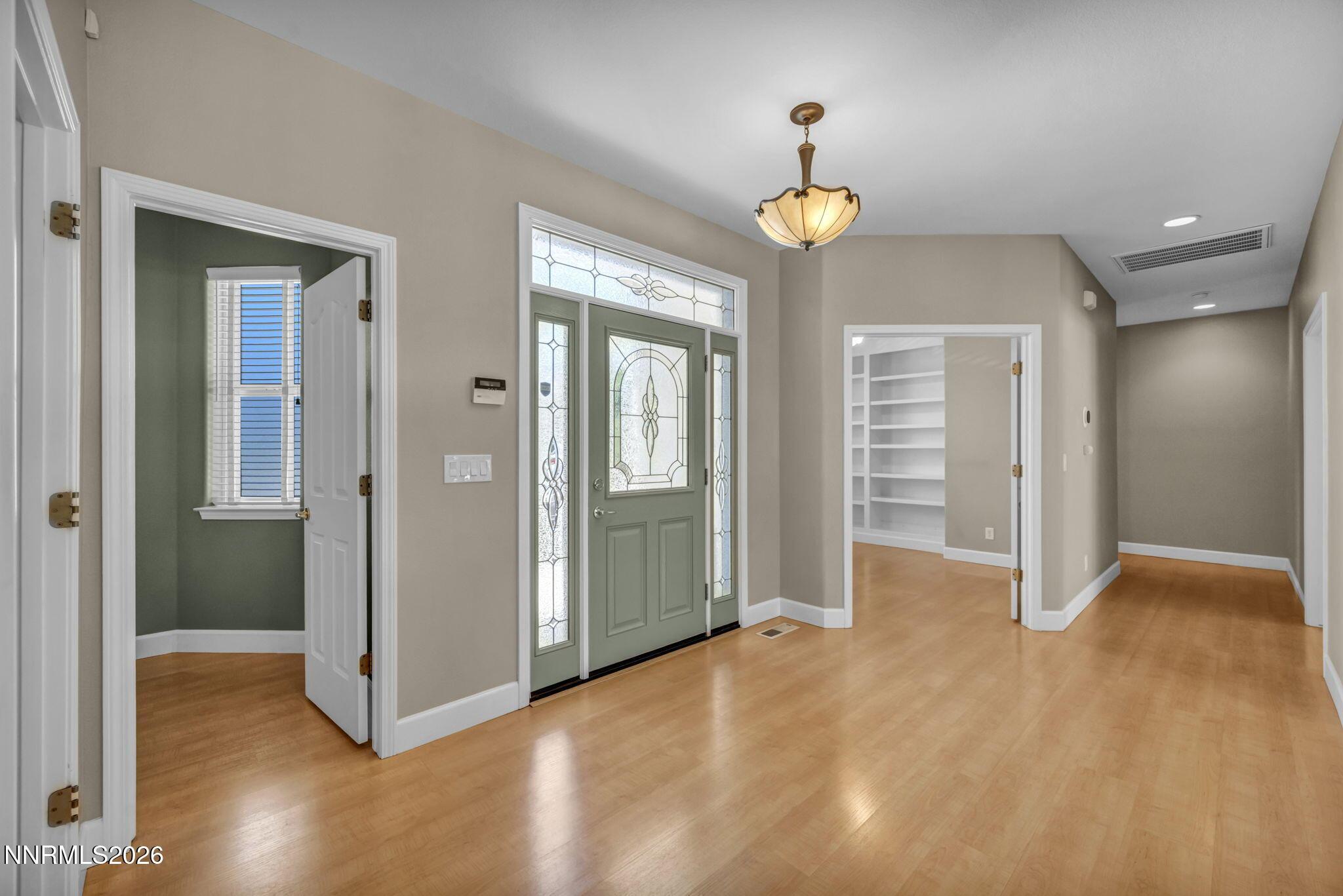 Image 4: 23-web-or-mls-2042-amberwood-dr
