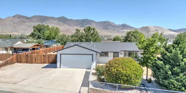 196 Gordon Lane