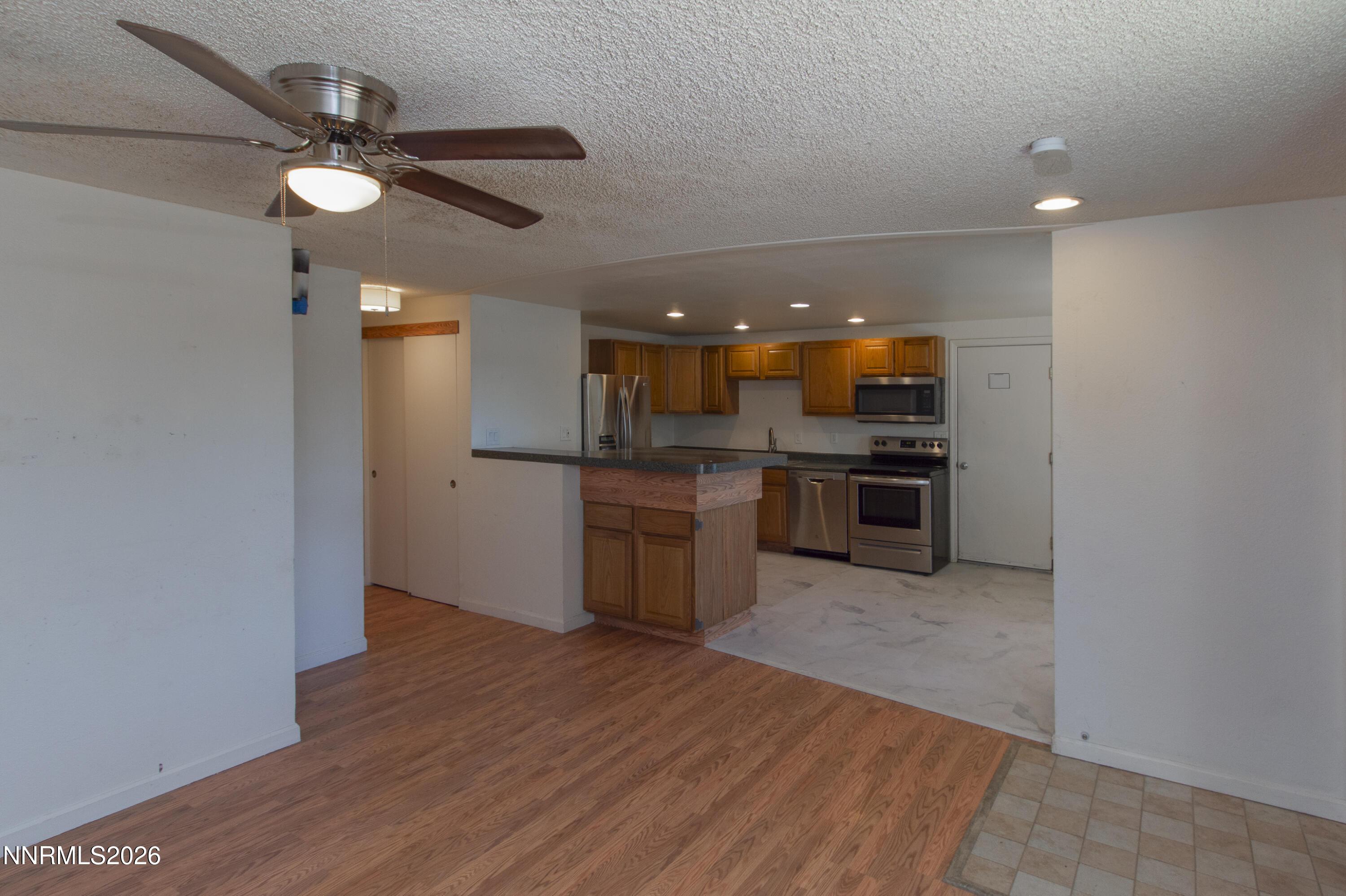 Image 3: Living Room
