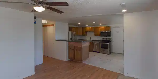 Image 3: Living Room