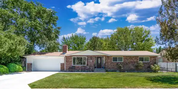 350 E Minor Street