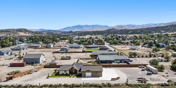 Image 2: 3-web-or-mls-DJI_0885-Edit